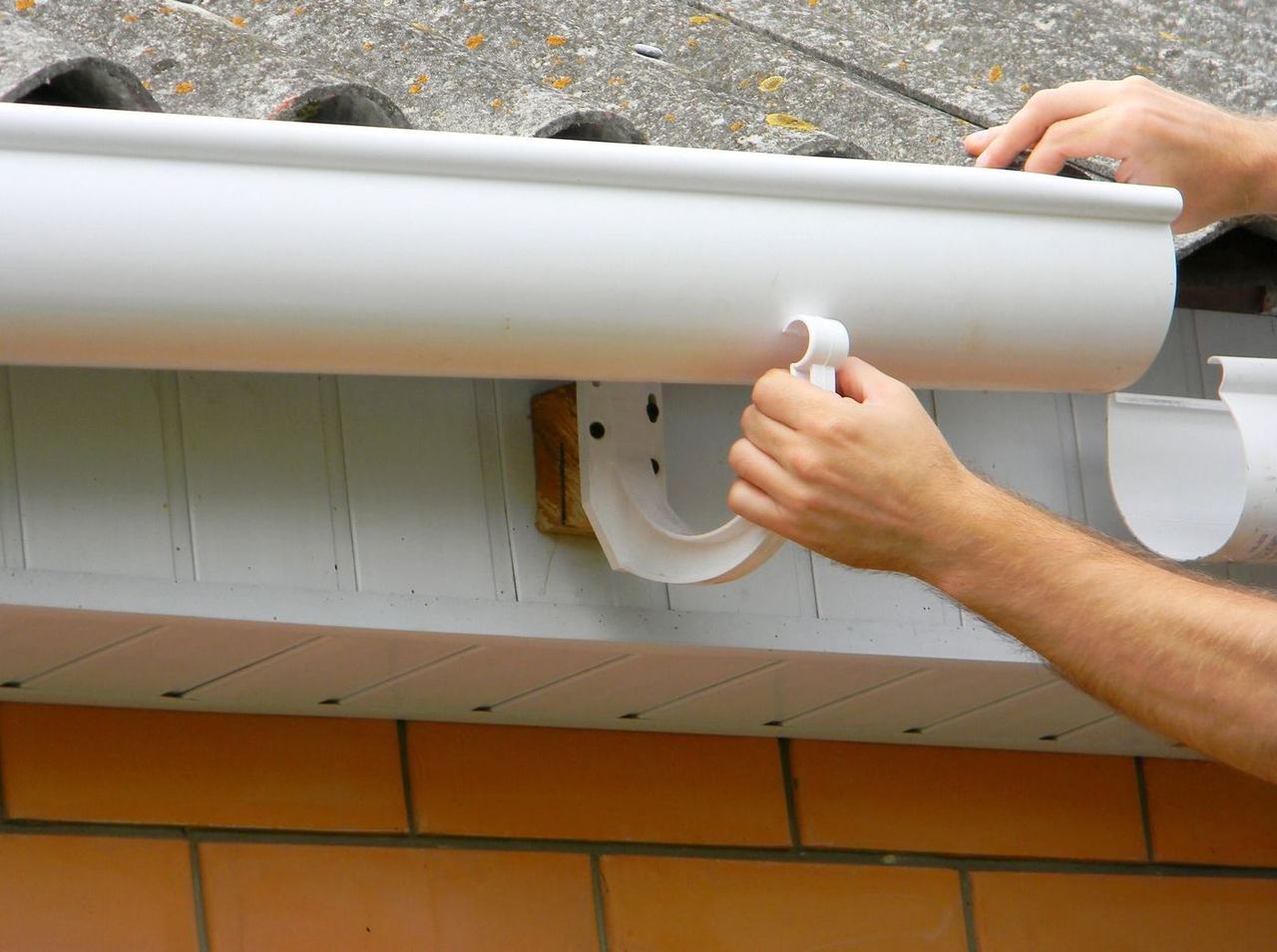 How Gutter Installation Protects Your Roof and Foundation in Rainy Florida Seasons