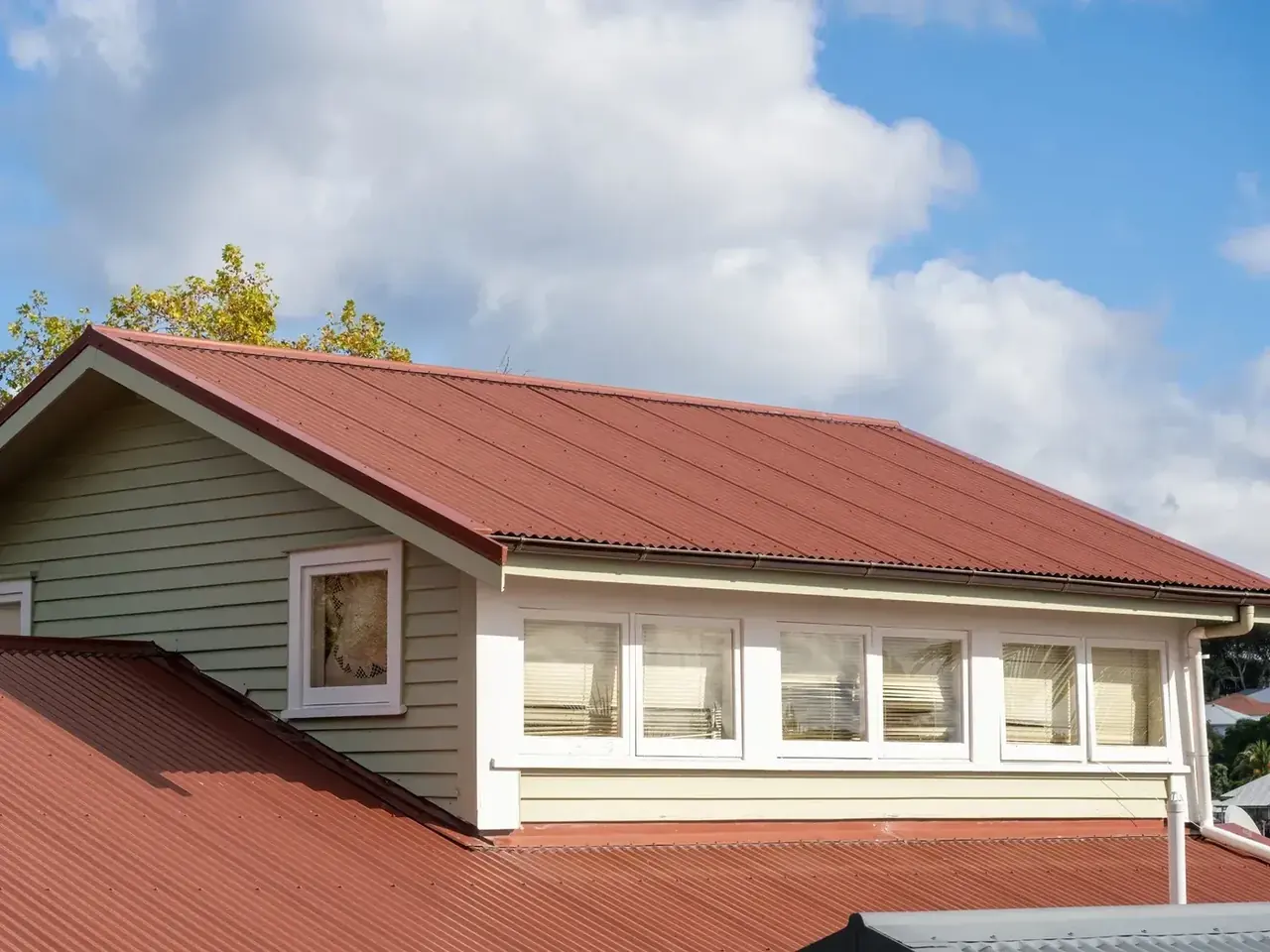 Cool Roofs & Energy Bills: How Reflective Materials Cut Costs in South Florida Heat