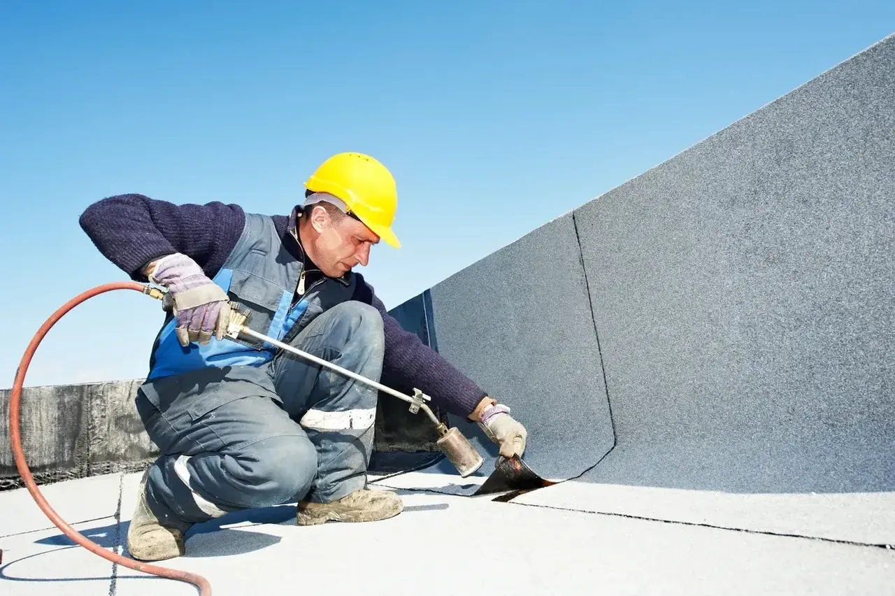 When Rolled Roofing Makes More Financial Sense Than Other Flat Roof Options